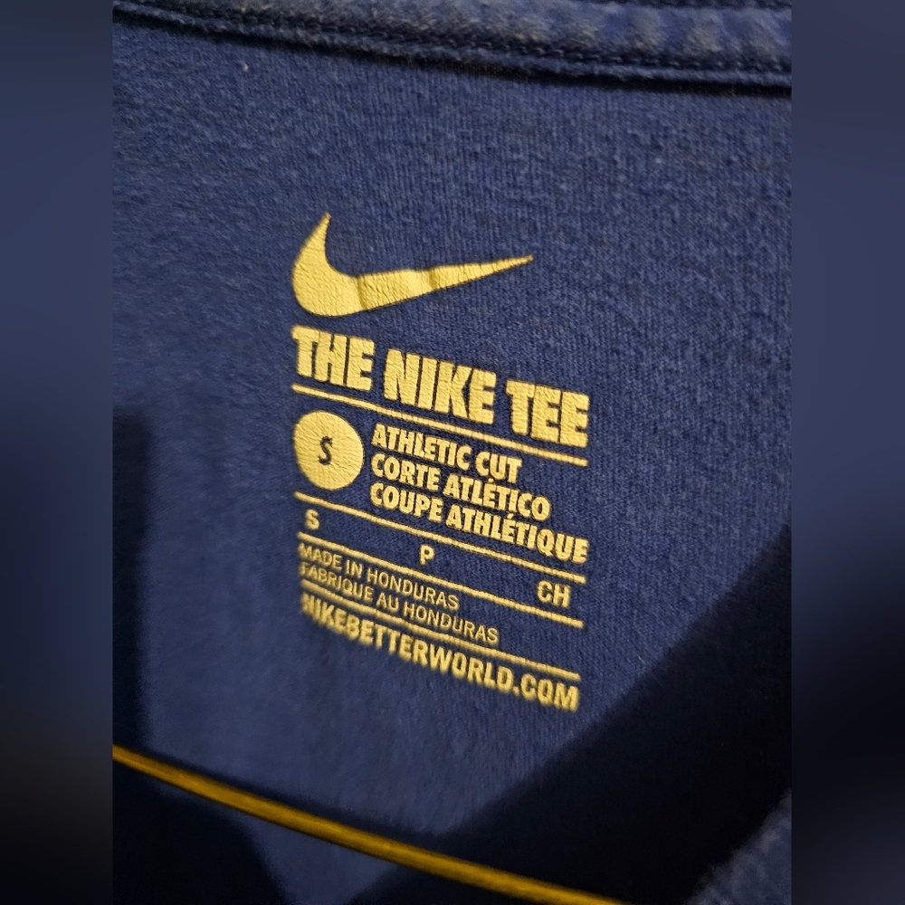 The NIKE Tee Athletic Cut Size Small - Picture 2 of 3